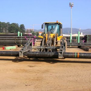 FIXADOR DE TUBOS PARA PÁ CARREGADEIRA